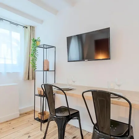 Functional Studio In The Center Of Lägenhet